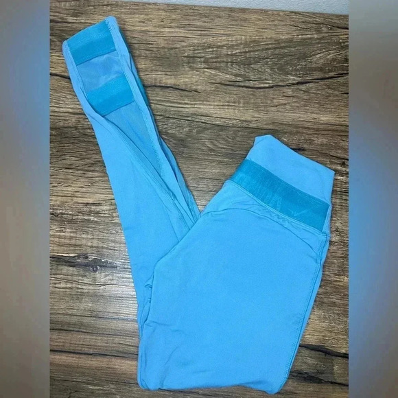 Gymshark Empowering Leggings - Picture 3 of 3